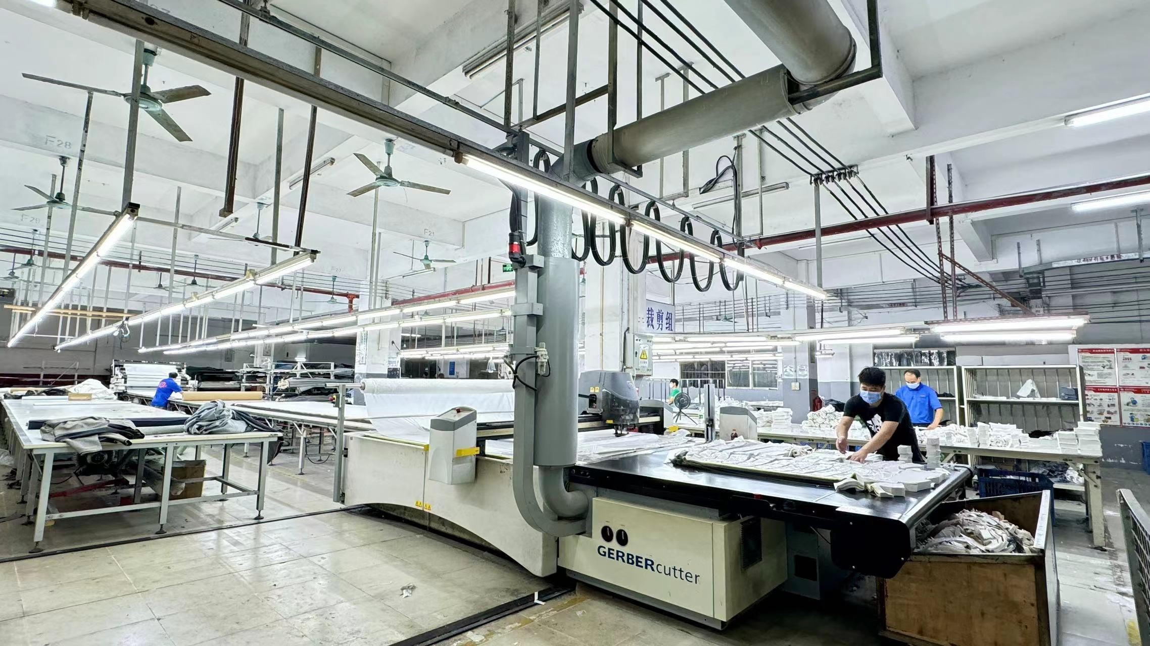 Guangdong Shunde Leka Clothing Design Co., Ltd สายการผลิตของโรงงาน