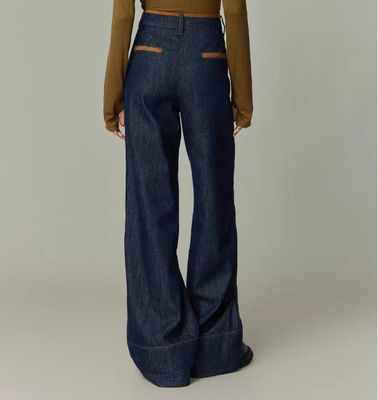 ขนาดใหญ่มาก ขอบสูง ขากว้าง เหมาะกับรูปทรงที่ผ่อนคลาย